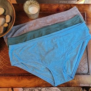 GAP BODY BREATHE HIPSTER NWOT PANTIES